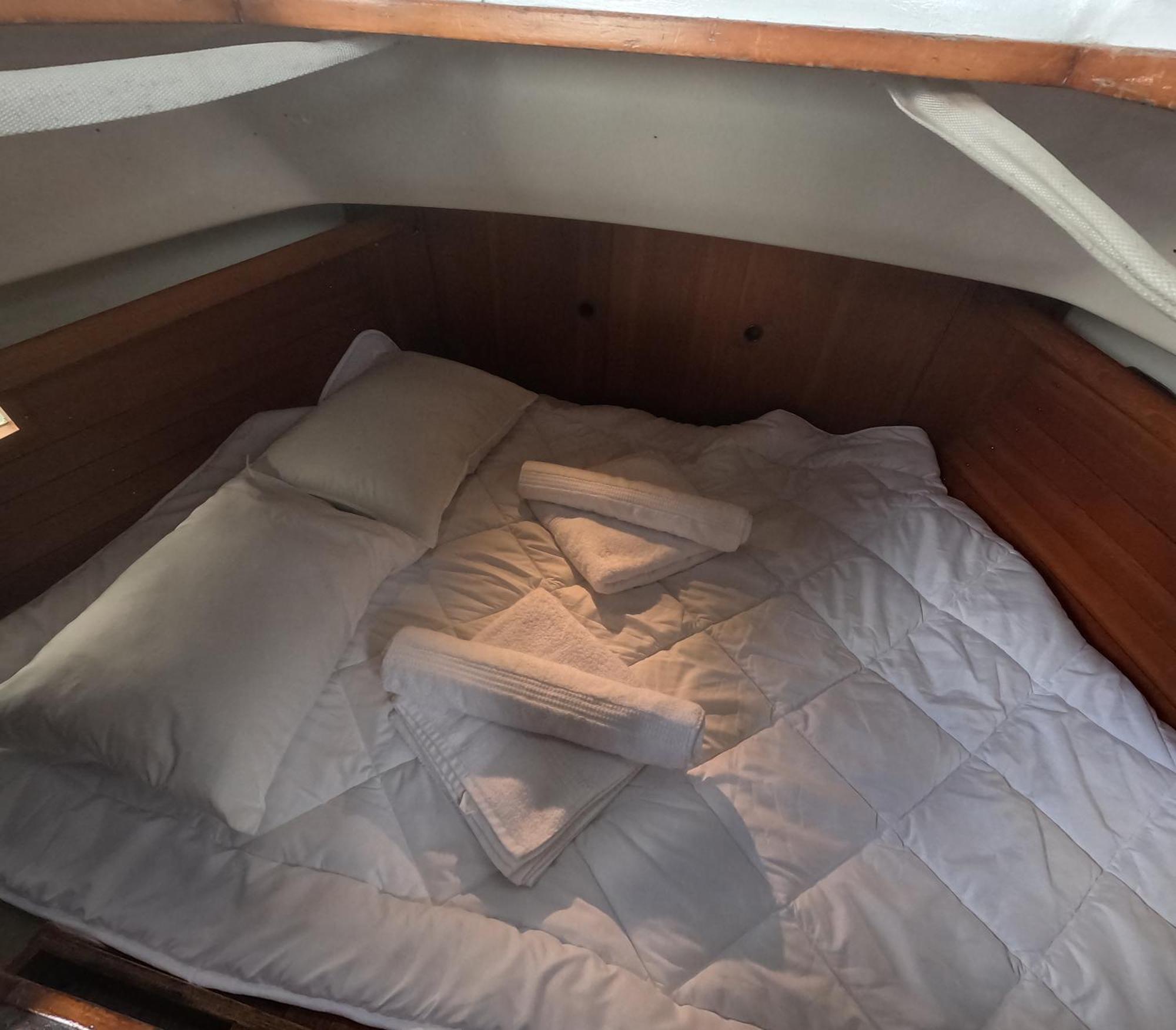Joky - Floating Refuge Botel *